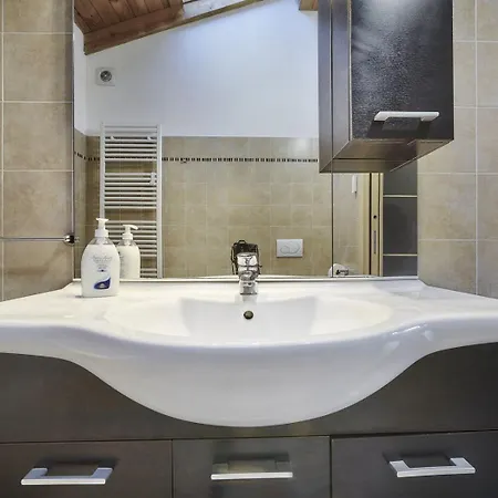 Twins Attic In The Center Apartamento Lierna