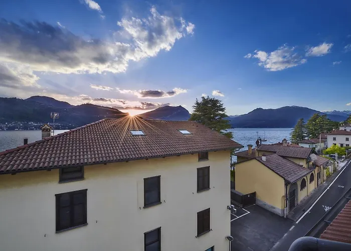 Twins Attic In The Center * Lierna